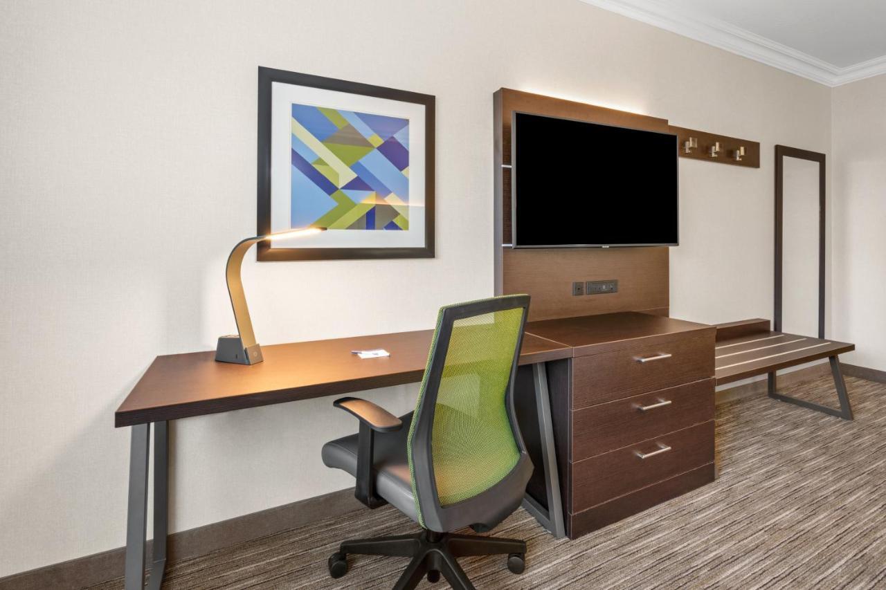 Holiday Inn Express & Suites Klamath Falls Central By Ihg Bagian luar foto