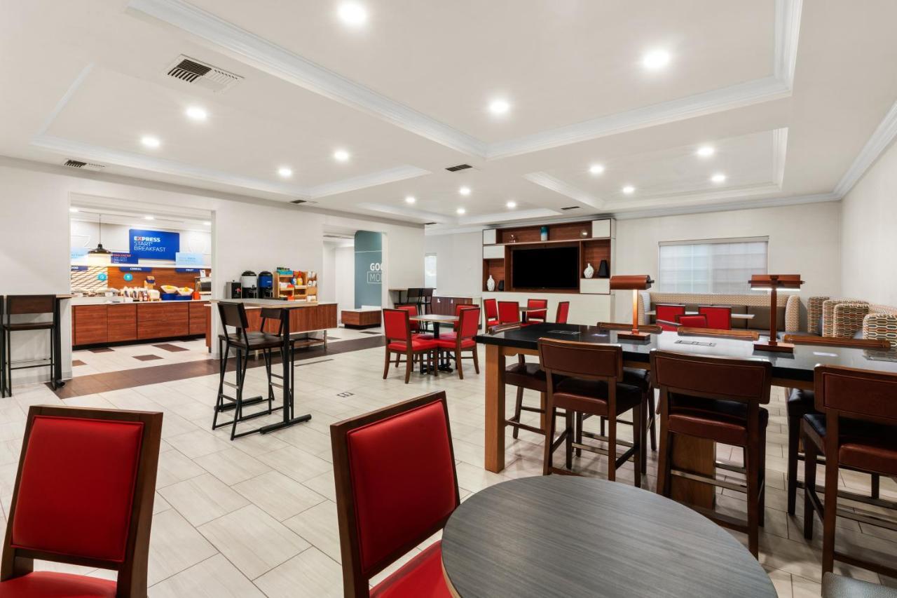 Holiday Inn Express & Suites Klamath Falls Central By Ihg Bagian luar foto