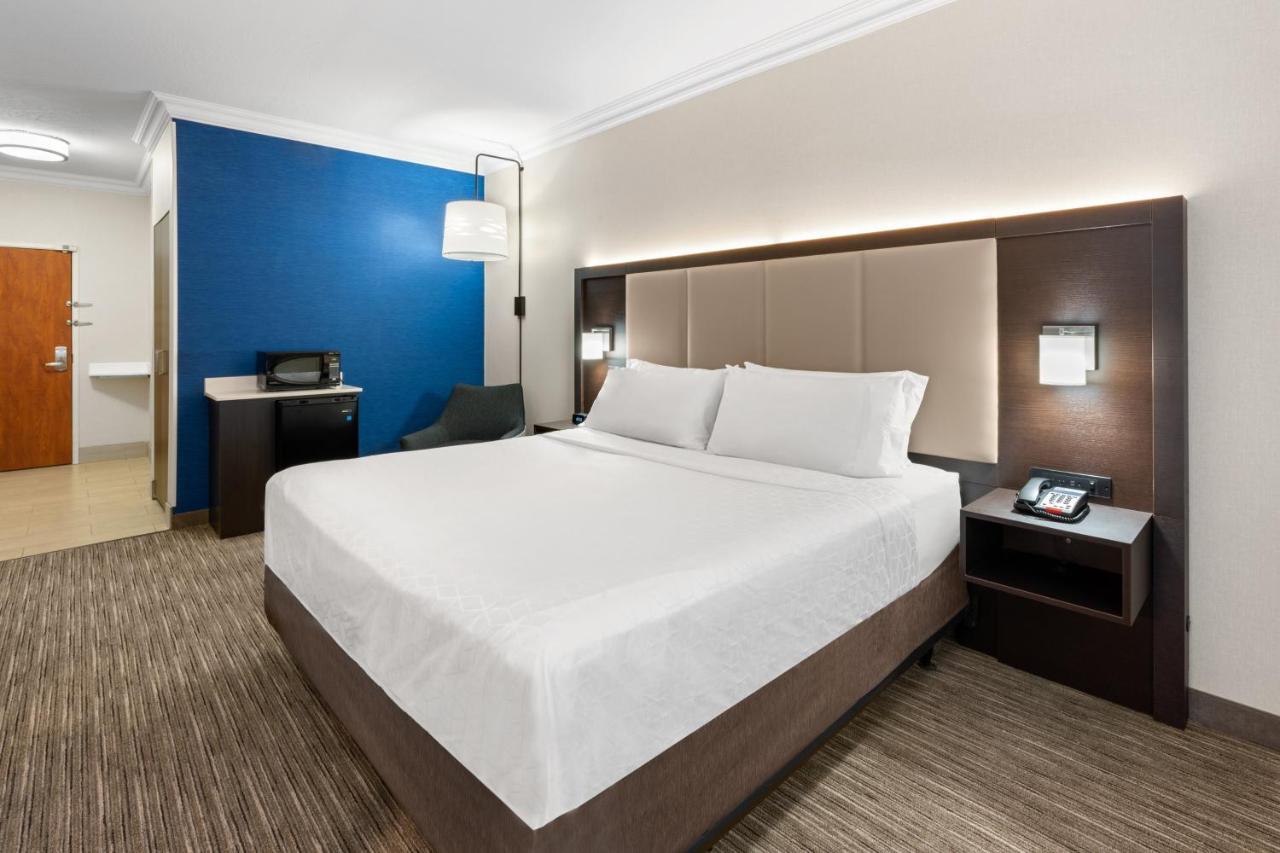 Holiday Inn Express & Suites Klamath Falls Central By Ihg Bagian luar foto