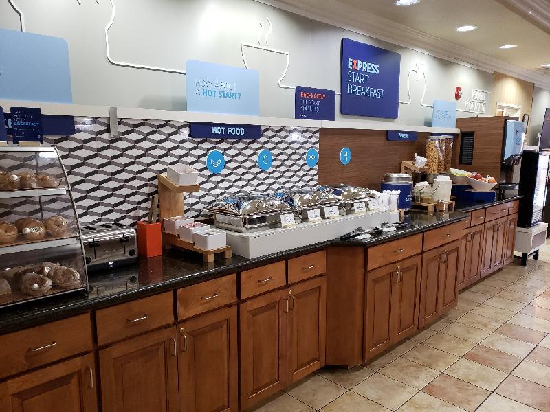 Holiday Inn Express & Suites Klamath Falls Central By Ihg Bagian luar foto